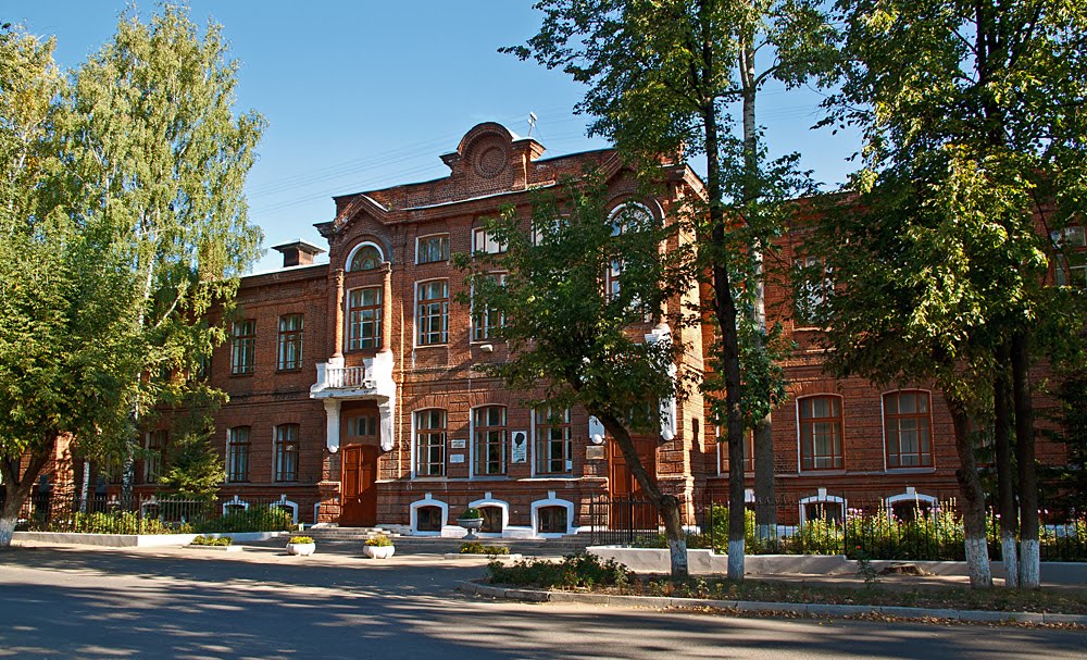 Здесь учился Д.Фурманов