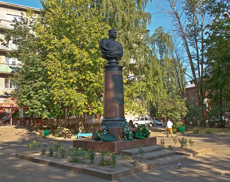 Памятник маршалу А.М.Василевскому в Кинешме