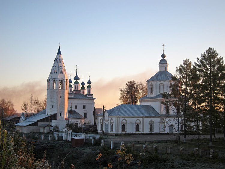 Успенский собор города Лух.