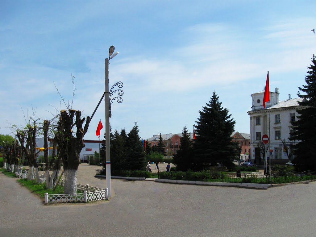 Центральная полощадь города Родники