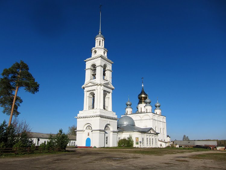 Крестовоздвиженская церковь в Тихоновой пустыни.