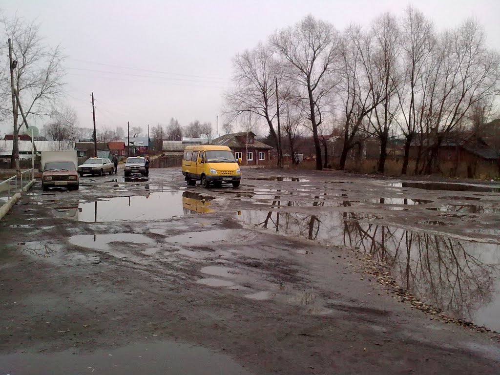 Фурманов. Площадь между авто- и железнодорожным вокзалами.