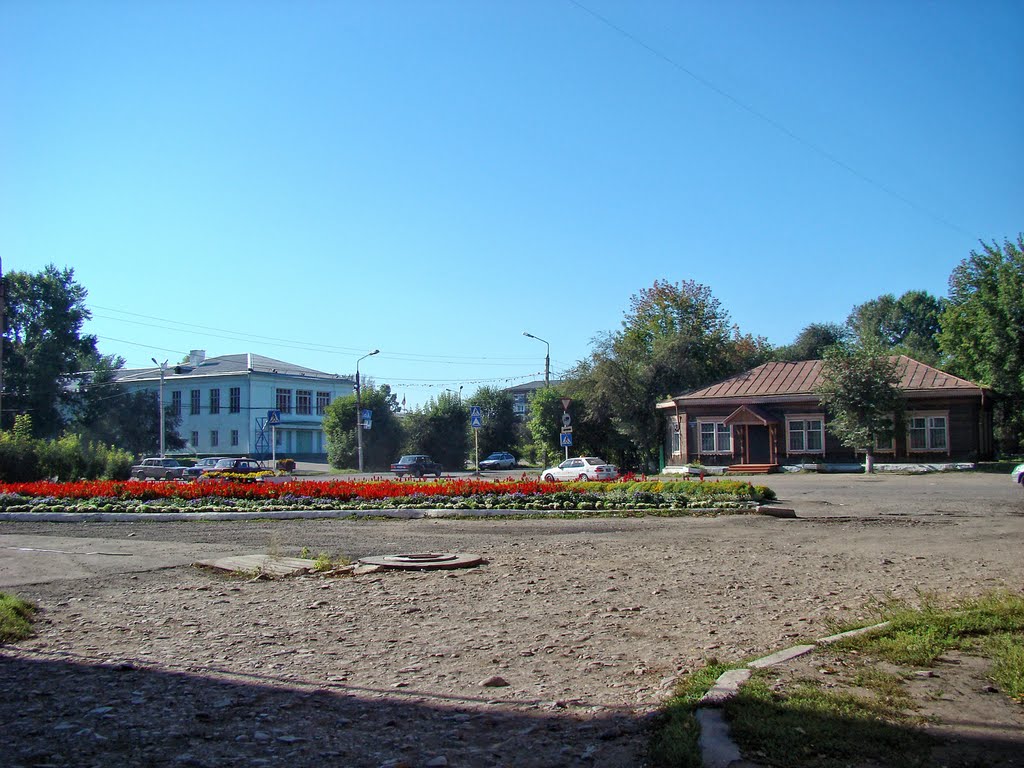 Нижнеудинск. Перекрёсток у кинотеатра