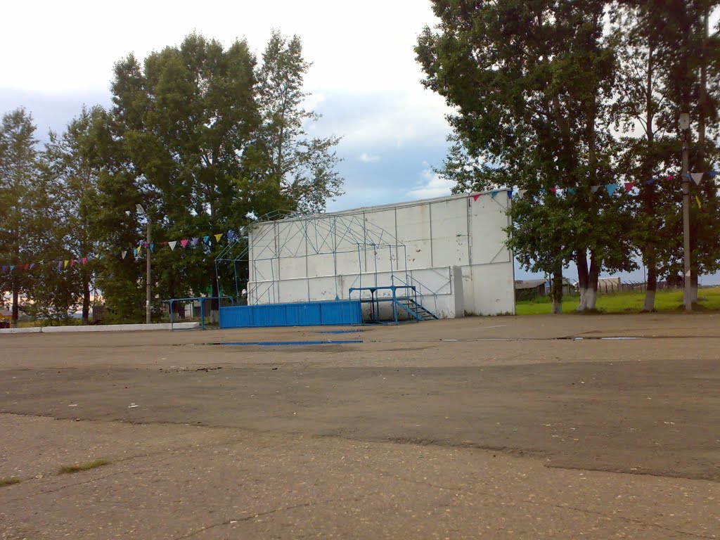 Сцена на Юбилейной площади (2010г.)