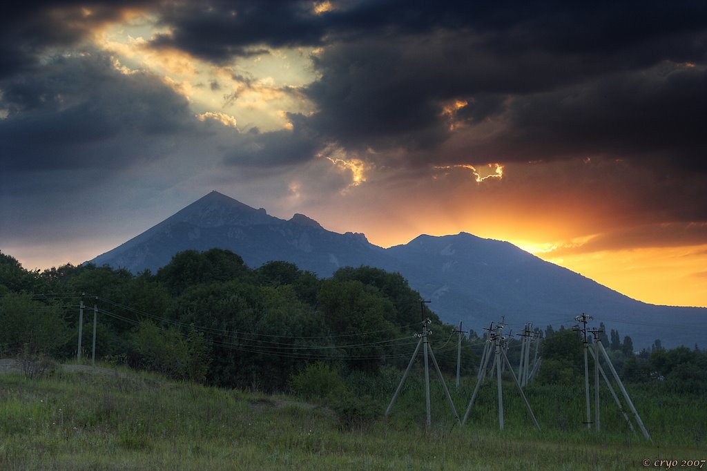 Sunset over Beshtau mountain (Закат над Бештау)