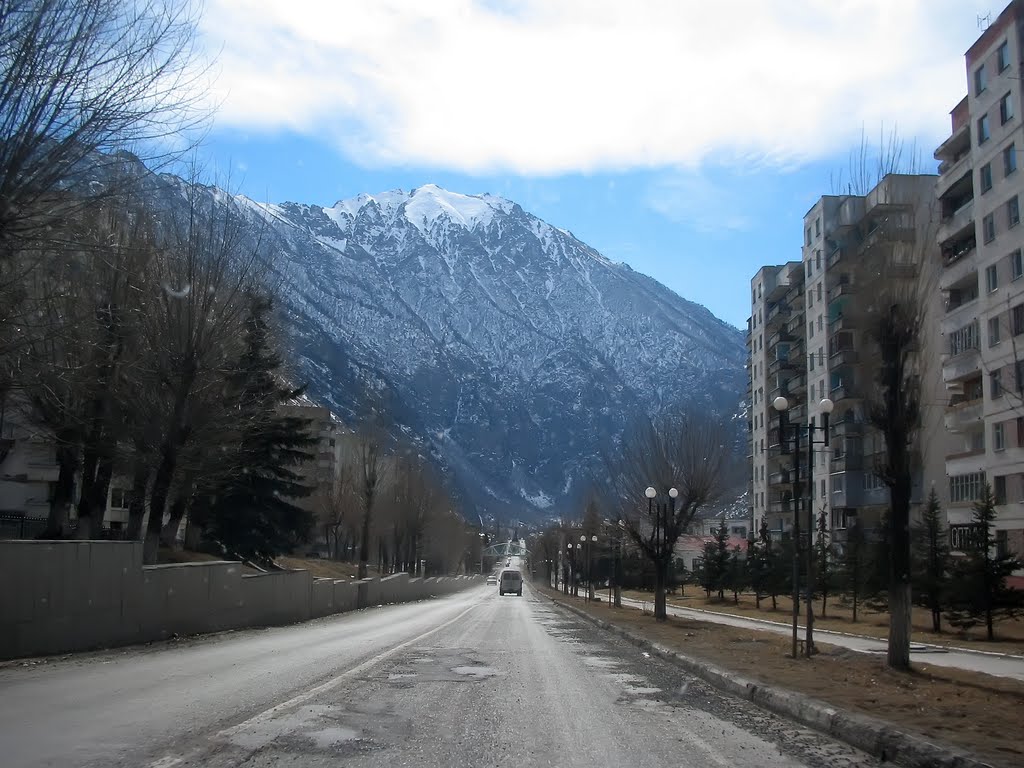 Тырнауз. По дороге к Эльбрусу.