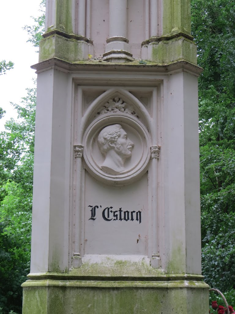 Барельеф Лестока