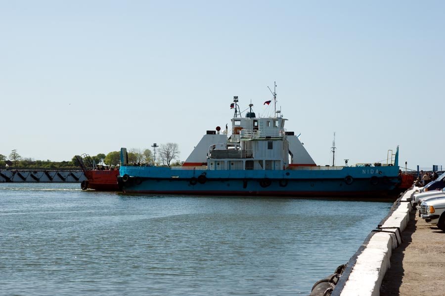 Паром "Nida" на внутригородской переправе через Морской пролив / The ferry "Nida" on an intracity transfer line through Sea passage (09/05/2008)