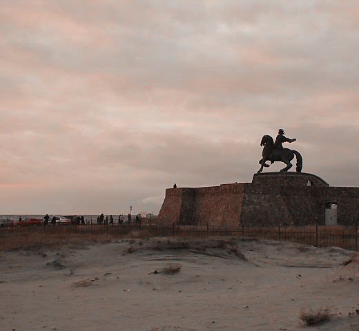 Памятник Елизавете  Петровне,  Балтийск  /PILLAU