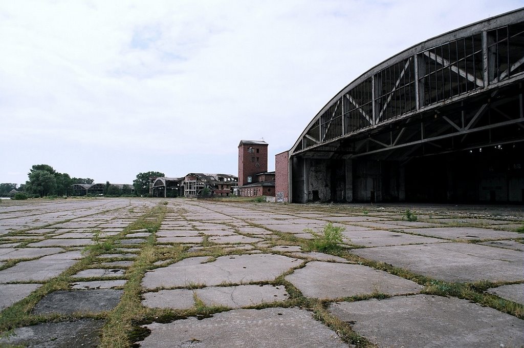 Neutief - Luftwaffe Airbase (WWII)