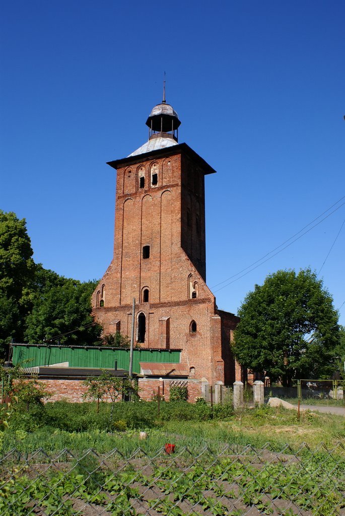 Кирха обросла огородами