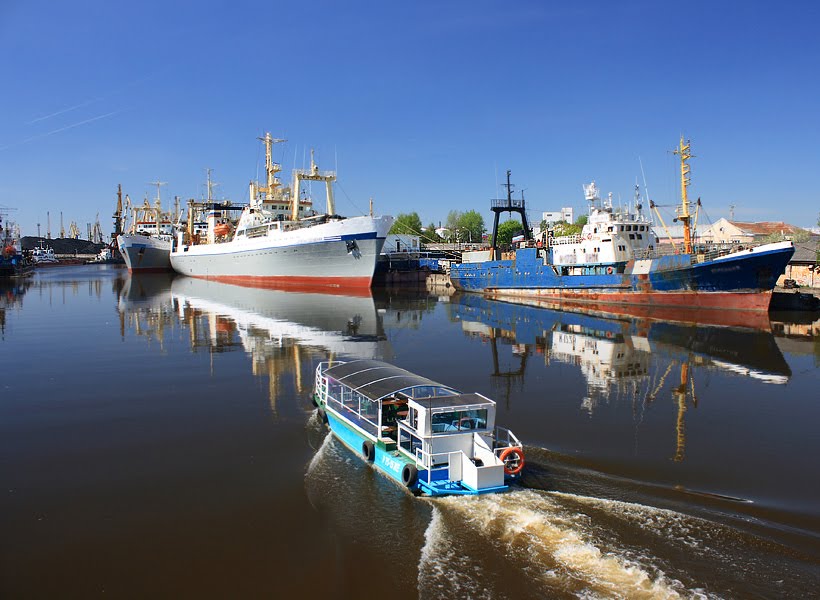 The port.-В порту.