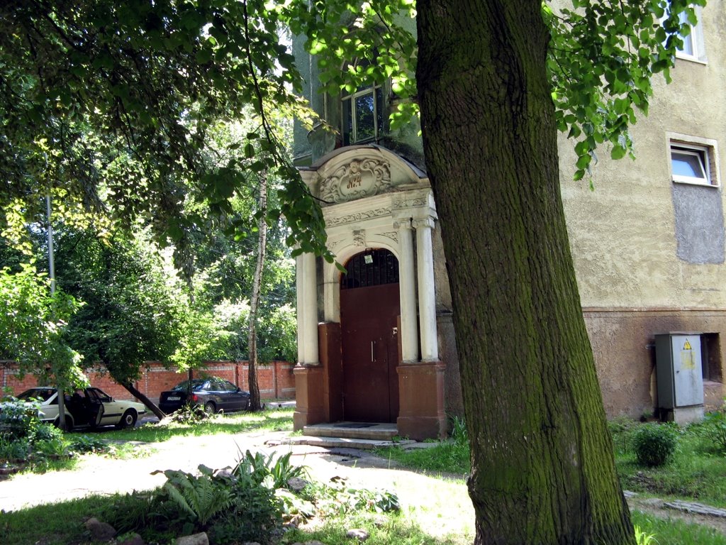 Дом довоенной постройки на ул.Зоологический тупик (ранее Götzstraße)