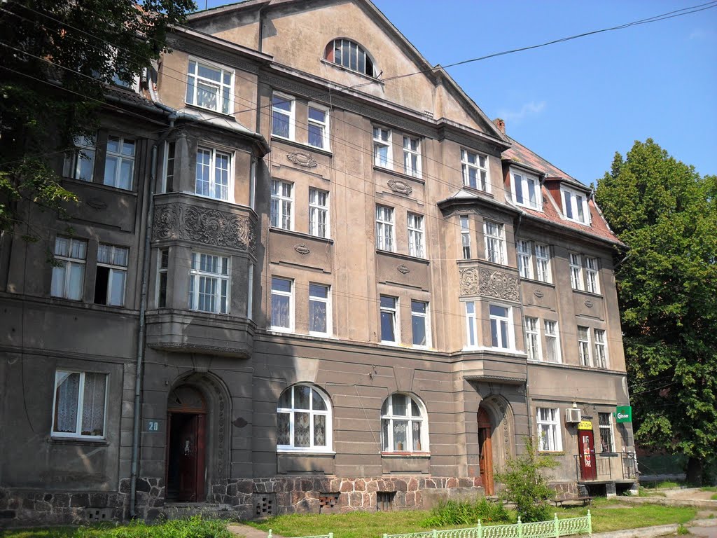Tilsiter Straße 8