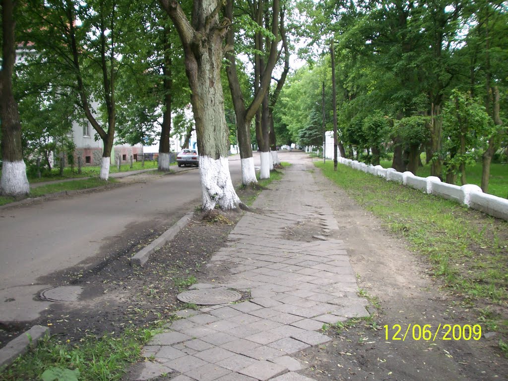 The old footpath ,  its now redone.