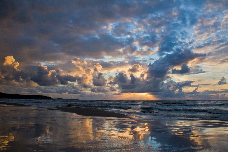 Colorful clouds and their reflections - Цветные облака и их отражение
