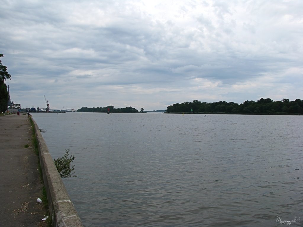 Navigation canal. Town Svetlyj (earlier Zimmerbude)