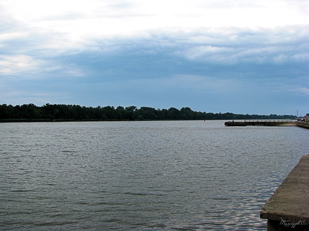 Navigation canal. Town Svetlyj (earlier Zimmerbude)