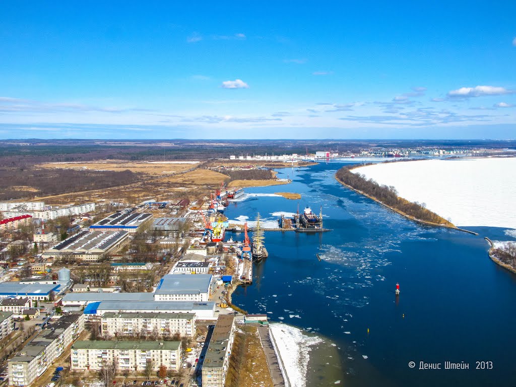 Калининградский морской канал и город Светлый
