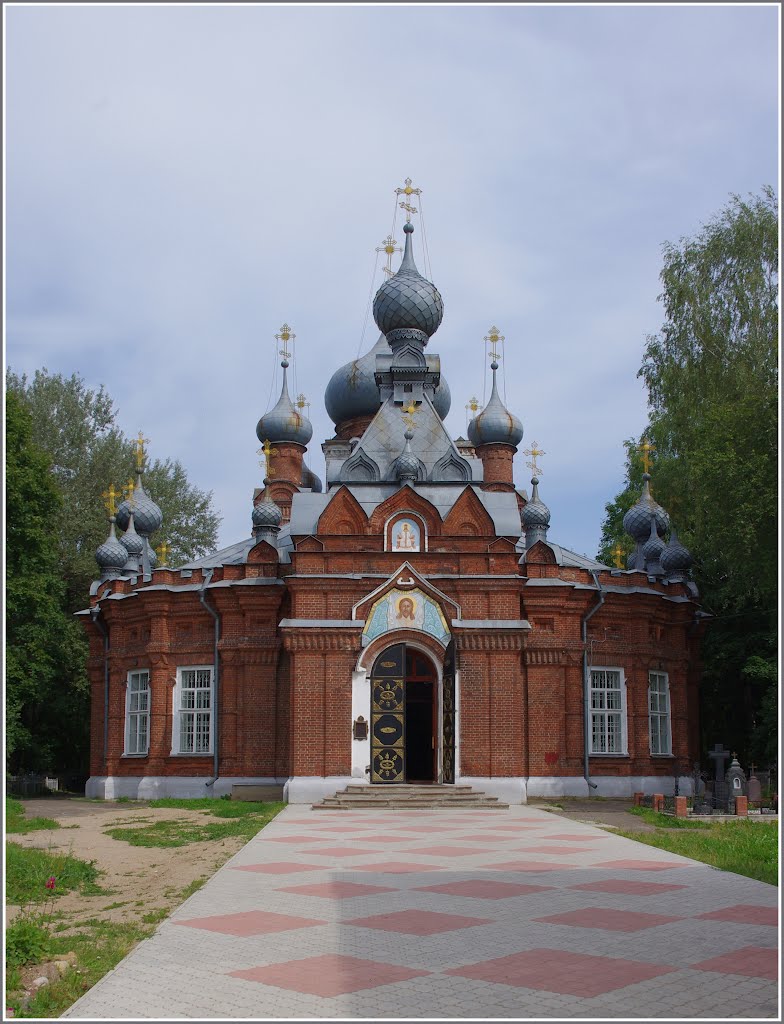 Бежецк. Спасская церковь. 08.2012.