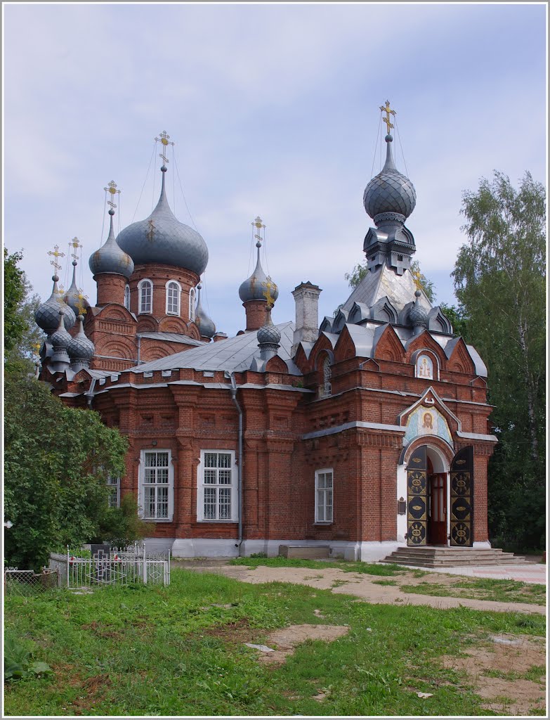 Бежецк. Спасская церковь. 08.2012.
