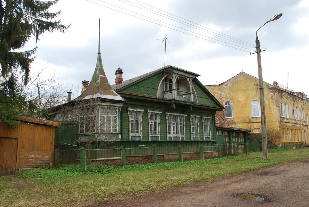 Вышний Волочёк. Старинный дом на Ванчаковой линии, 55