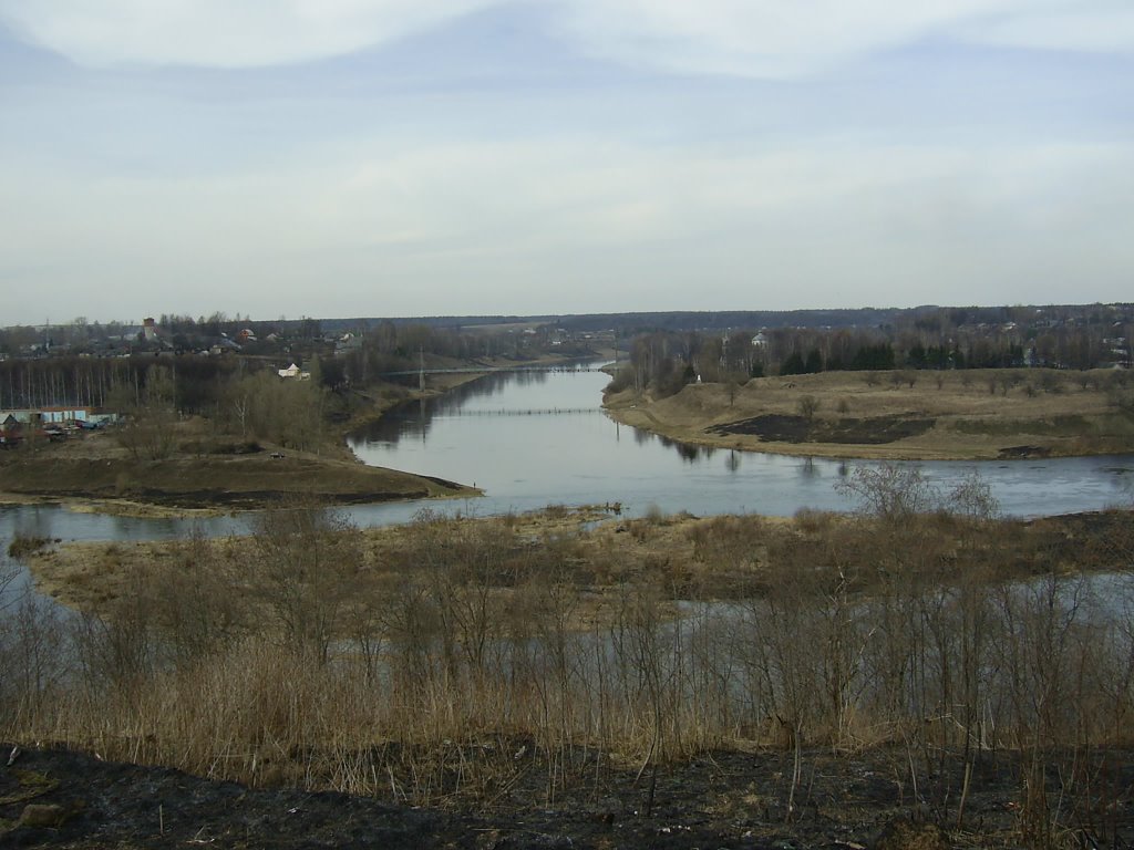 Впадение Вазузы в Волгу (The Vazuza river falls in the Volga river)