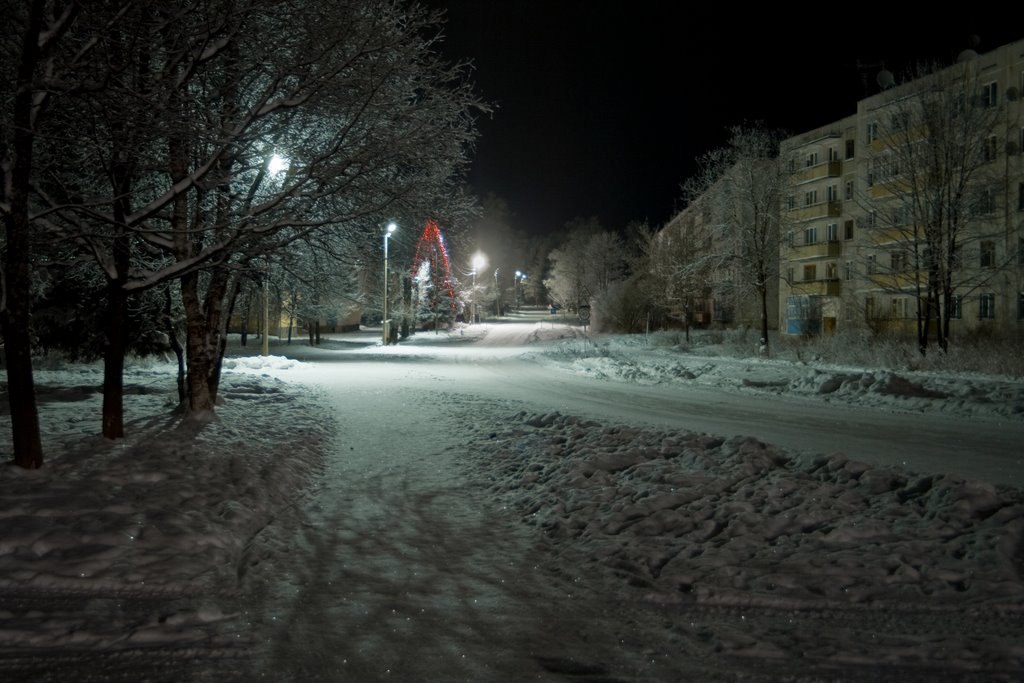 Главная улица в зимнюю ночь.