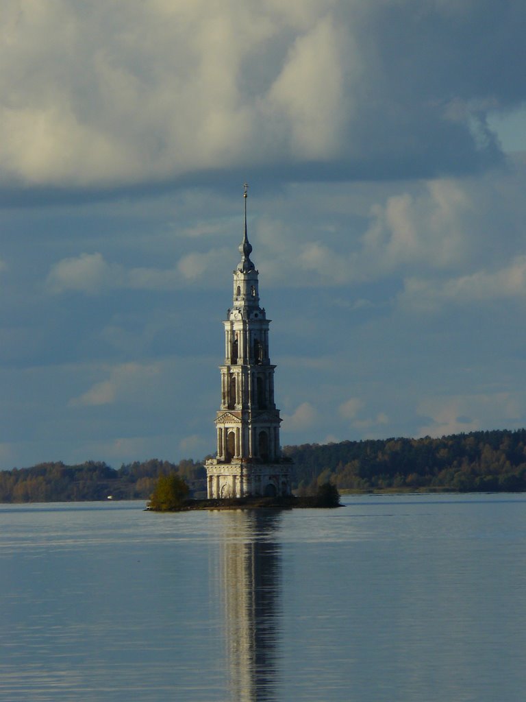 RUSSIA.KALYAZIN. Church in the water.
