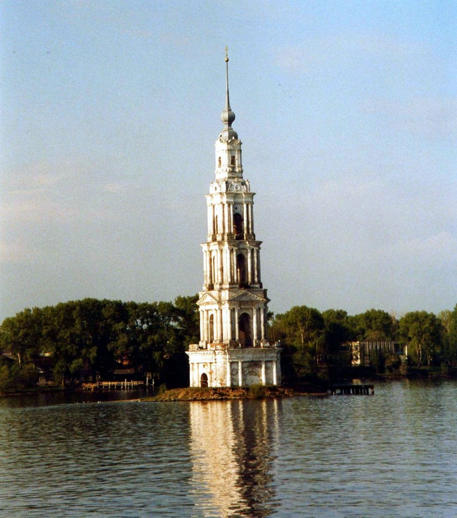 Kaljazin/Wolga - Im Stausee versunkene Kirche
