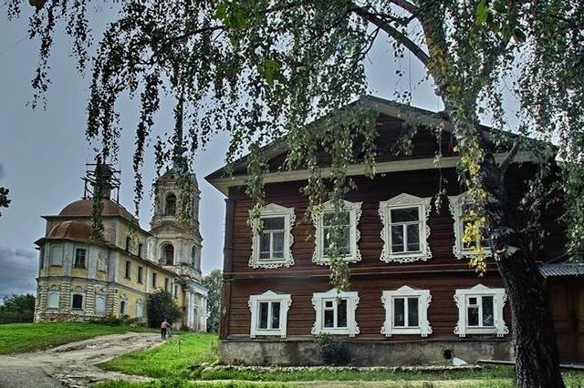 Крестознаменская церковь