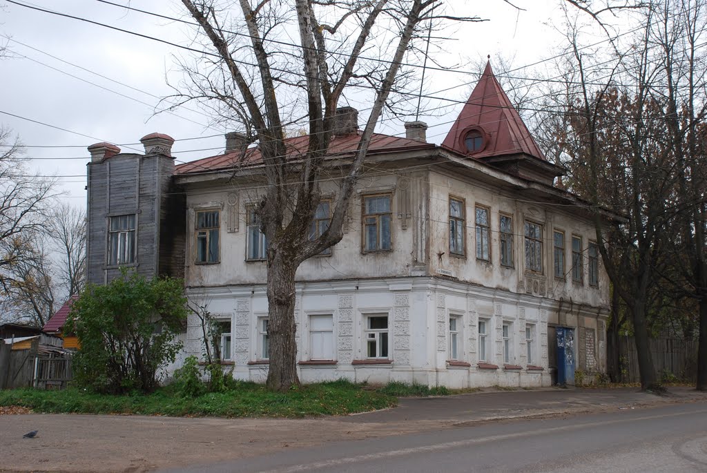 Кимры. Старинный  дом на ул. Орджоникидзе