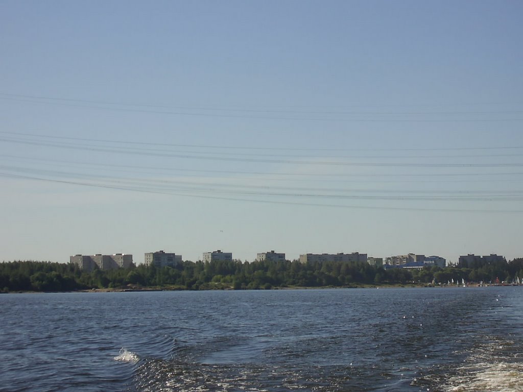 Вид на город с акватории водохранилища (Kind on the Konakovo town from the Ivankovskoye reservoir)
