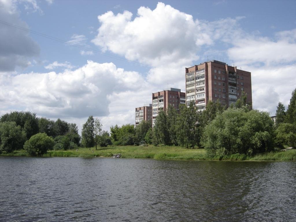 Три дома