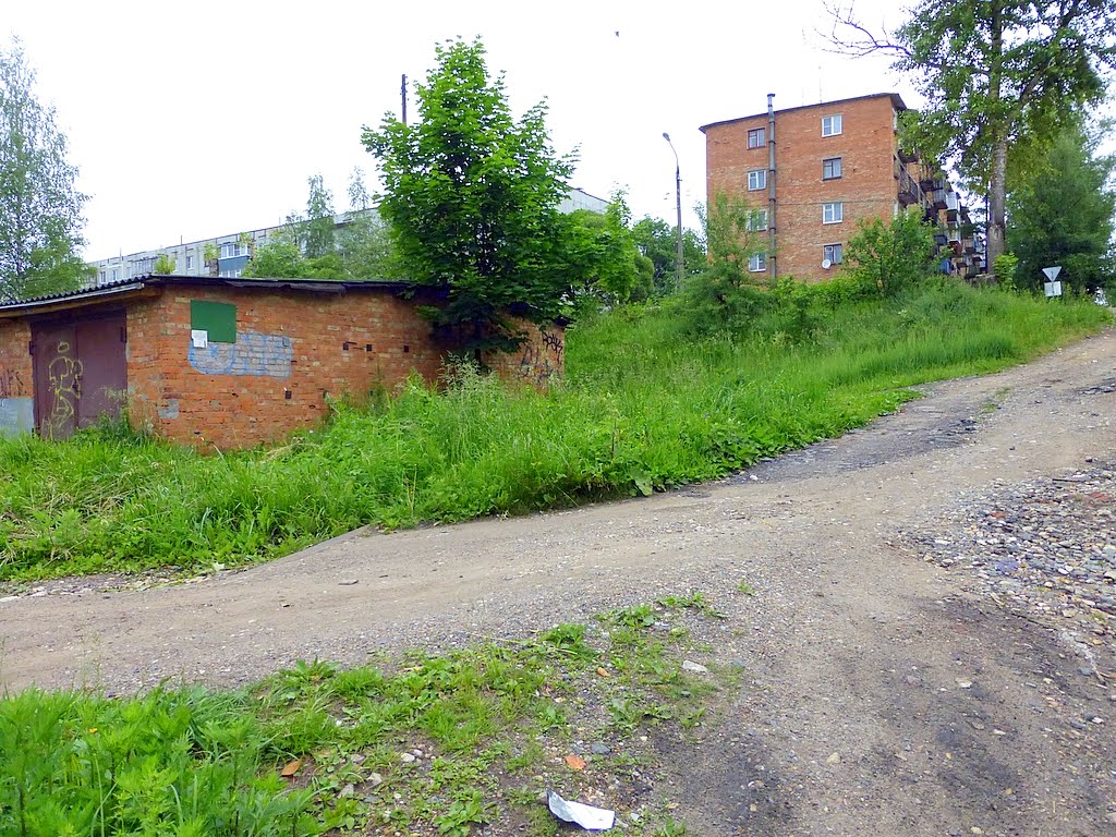 г. Нелидово, Тверская область, Россия. Проход к ж/д вокзалу.