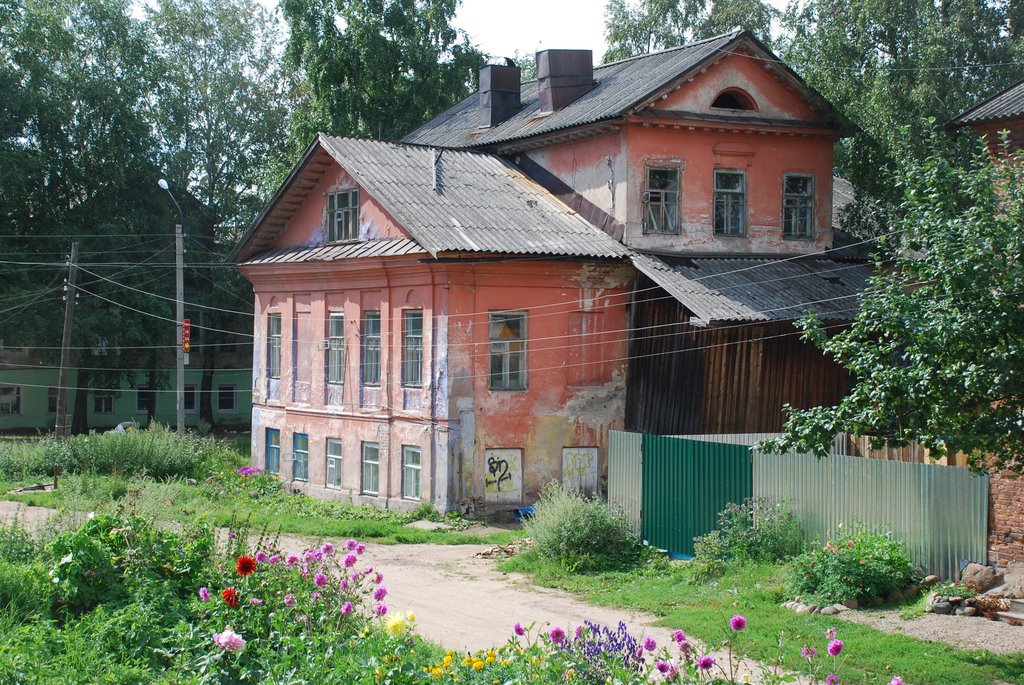 Осташков. Старый дом.