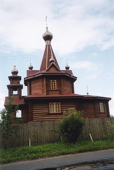 Деревянная церковь на улице Краностроителей  /  Wooden Church in Kranostroitelej Street
