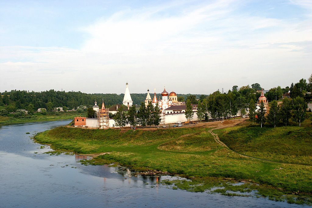 Старица. Успенский монастырь.