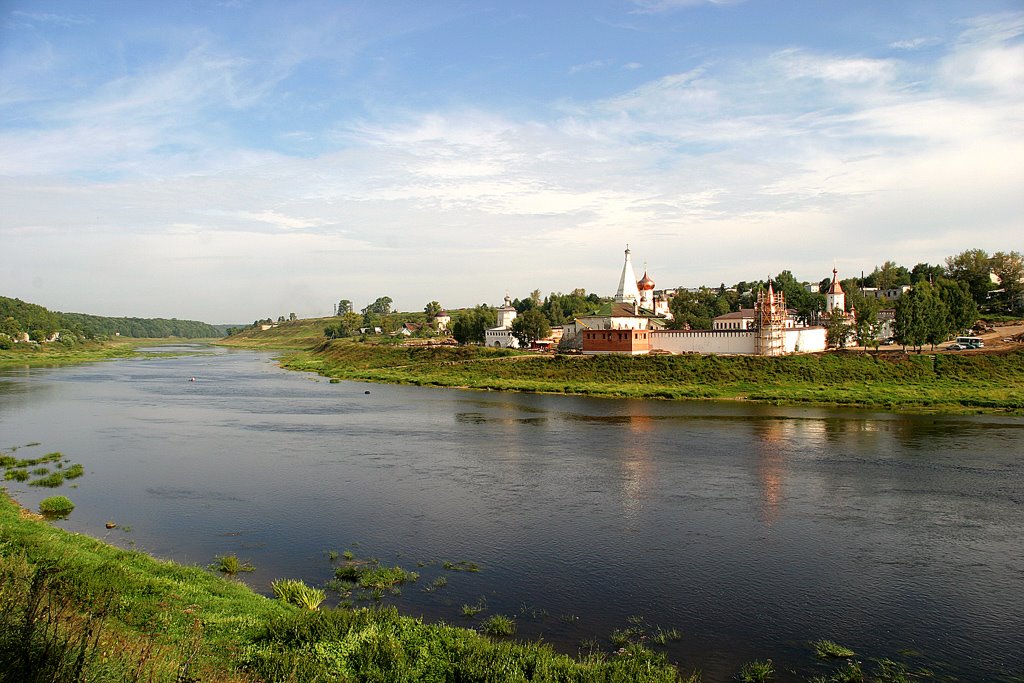 Старица. Успенский монастырь.