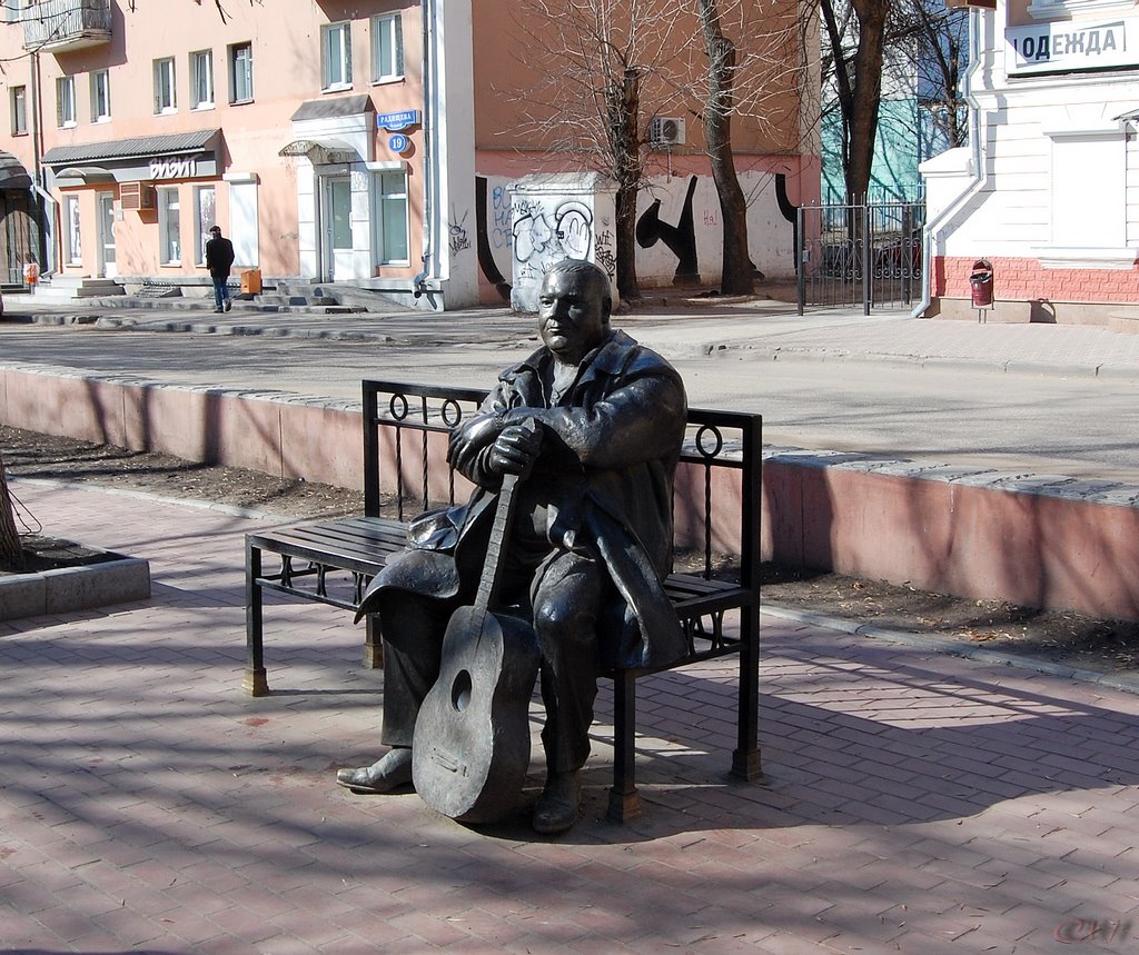 Тверь. Памятник Михаилу Кругу на бульваре Радищева