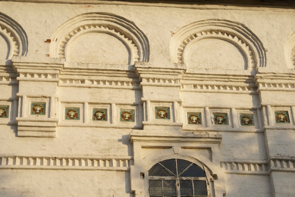 Церковь Иконы Казанской Божией Матери (изразцы).Торопец.