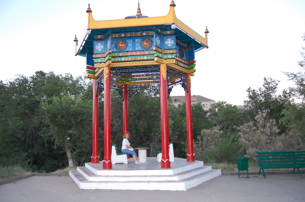 Пагода и шахматный столик # Pagoda and chess table