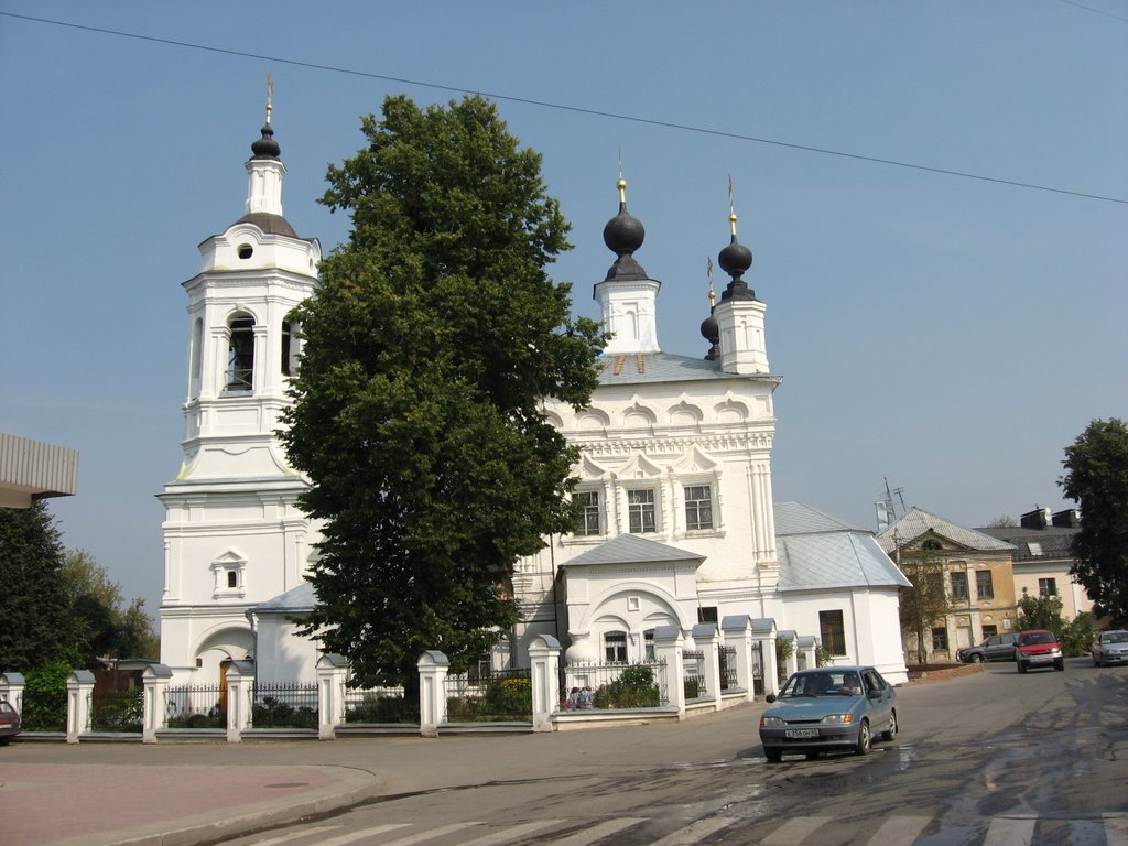 Калуга. Церковь Покрова на Рву, вид с юга.