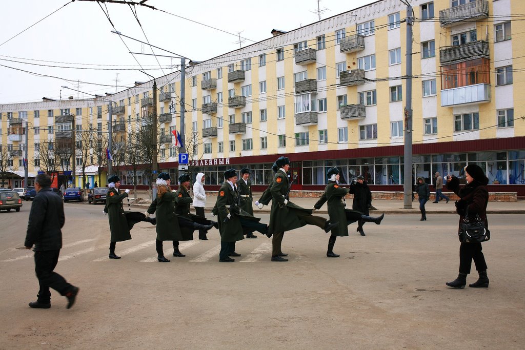 Students by the Victory Pl.