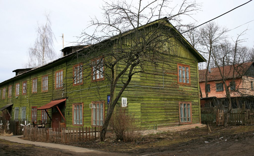 Stalin era barrack-style house on Labor street
