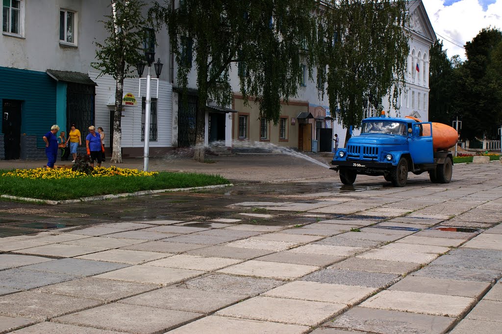 площадь умывается