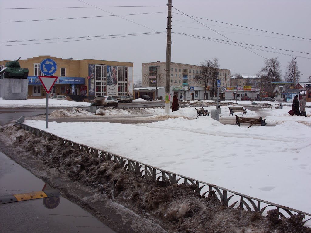 Танк, торговый центр Континент