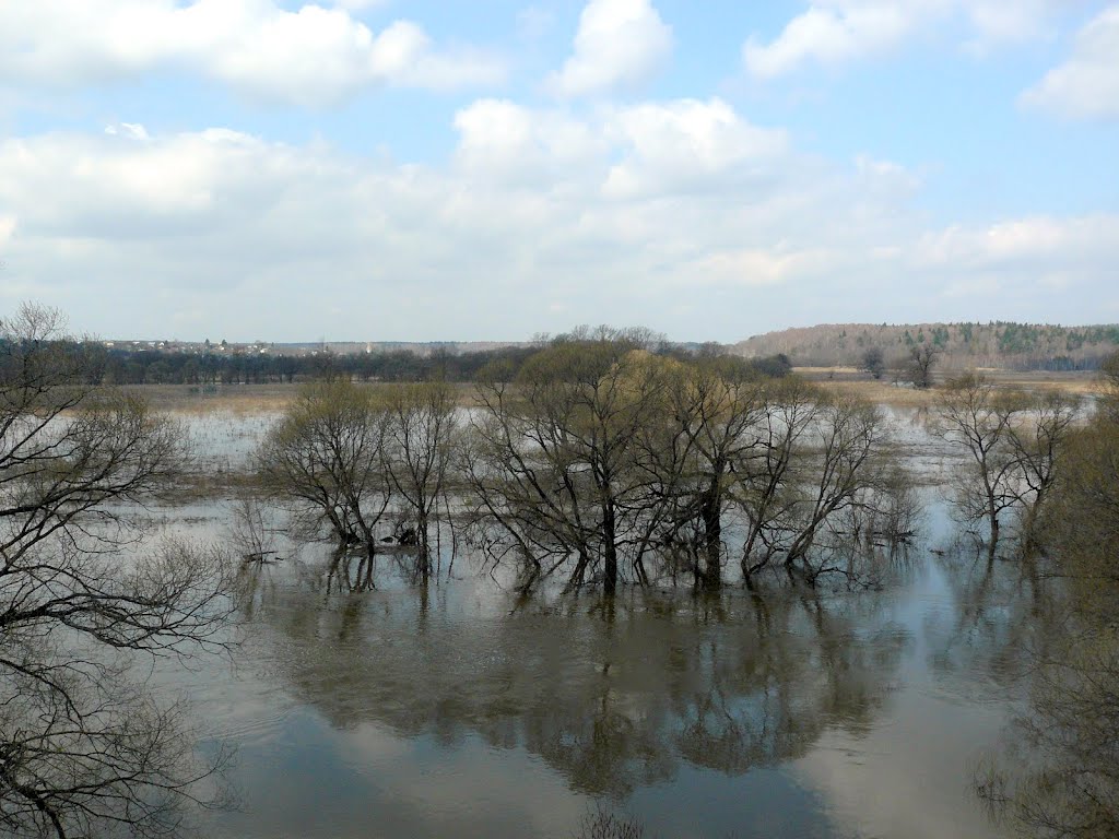 Апрель