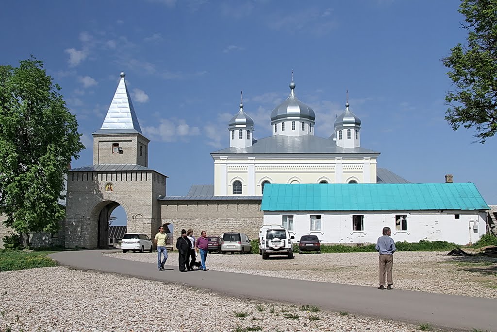 Iskra village. St. Georges Monastery. посёлок Искра. Свято-Георгиевский монастырь.