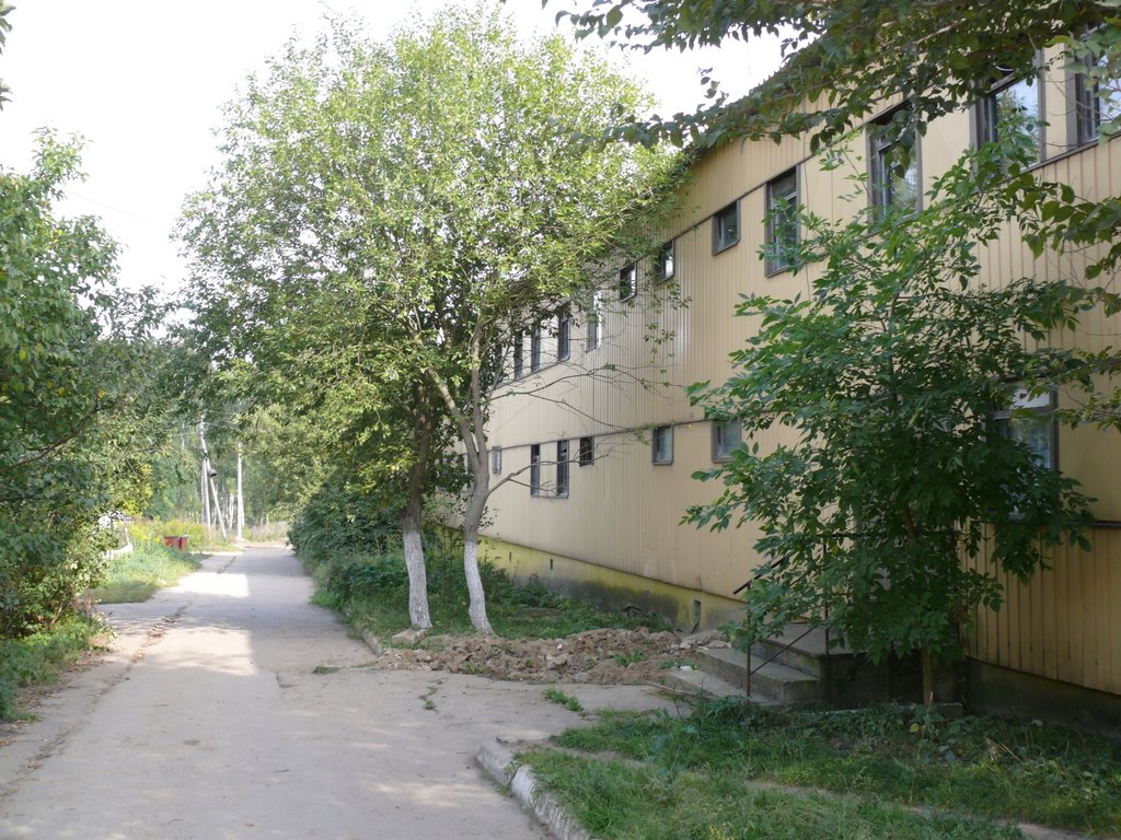Таруса. Общежитие "стоместка".